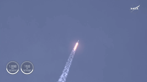 SpaceX lançou uma tripulação de astronautas que assumirá as funções na Estação Espacial Internacional