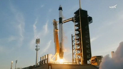 SpaceX lançou uma tripulação de astronautas que assumirá as funções na Estação Espacial Internacional