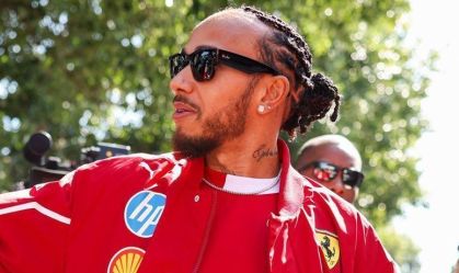 Chefe da Ferrari analisa desempenho de Hamilton: "Não estou preocupado"