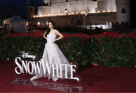 "Branca de Neve": Rachel Zegler canta em "castelo real" do clássico