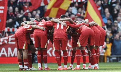Salah marca dois, Liverpool vence Southampton e aumenta vantagem no Inglês