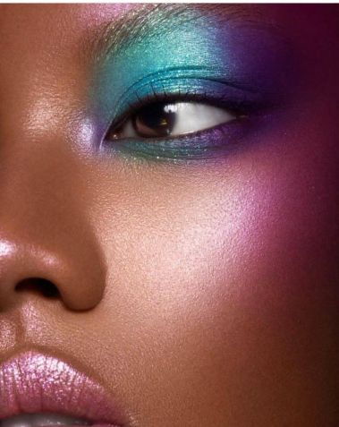 Maquiagem holográfica para o Lollapalooza 2025 • Pinterest