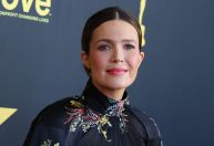 Mandy Moore começa a reconstruir casa destruída por incêndios na Califórnia