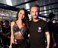 Mel Fronckowiak posta fotos com Rodrigo Santoro em Carnaval: "Me vi mulher"