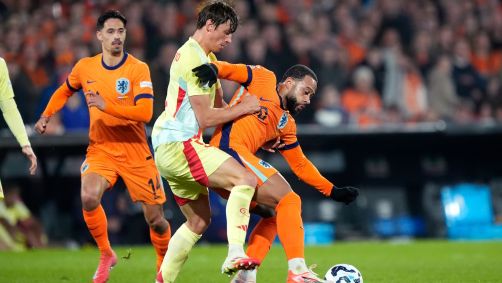 Memphis Depay em ação em Holanda 2 x 2 Espanha