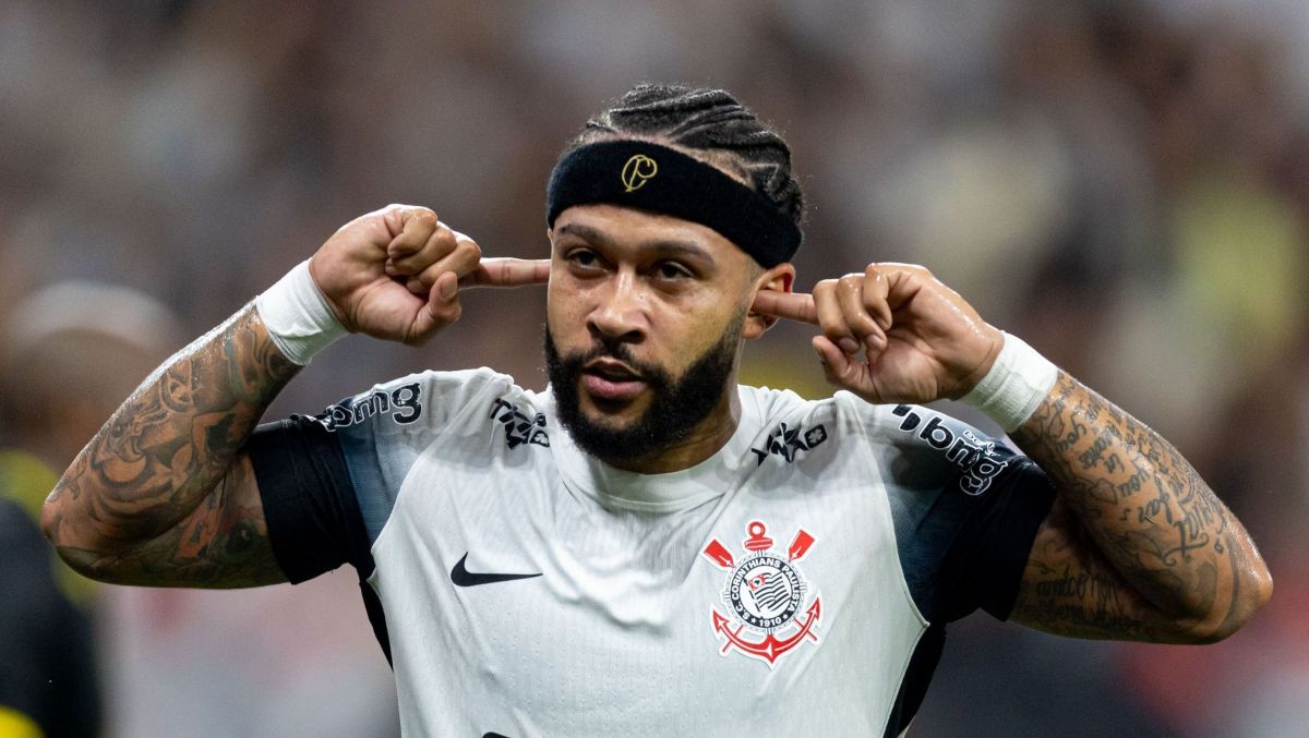 Memphis Depay celebra a renovação de contrato: “O Corinthians é gigante”