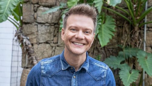 O artista dono do hit “Ai Se Eu Te Pego” já esteve no palco do reality quatro vezes