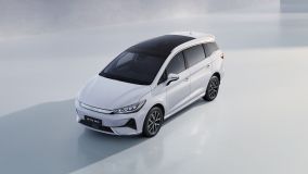 BYD M6 é uma minivan 100% elétrica