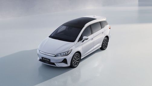 BYD M6 é uma minivan 100% elétrica