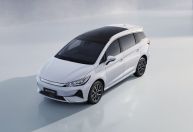 Lançamento no Brasil? BYD M6 aparece em registros do Inpi; entenda