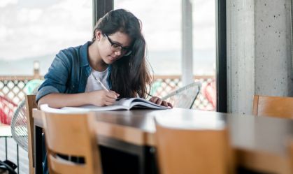 Mulheres são maioria no ensino superior: representam 59% das matrículas