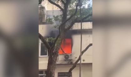 mulher.incendio.apartamento