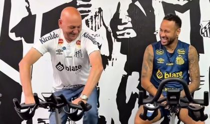 Em tratamento de lesão, Neymar pedala com Luciano Hang