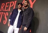 Cortado da Seleção, Neymar jogou pôquer e foi a evento de grife