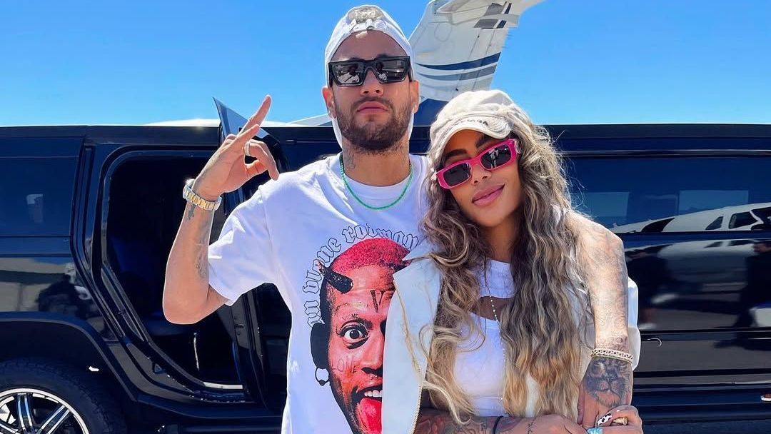 Neymar vai na festa? Aniversário de Rafaella, irmã do craque, é nesta terça  | CNN Brasil