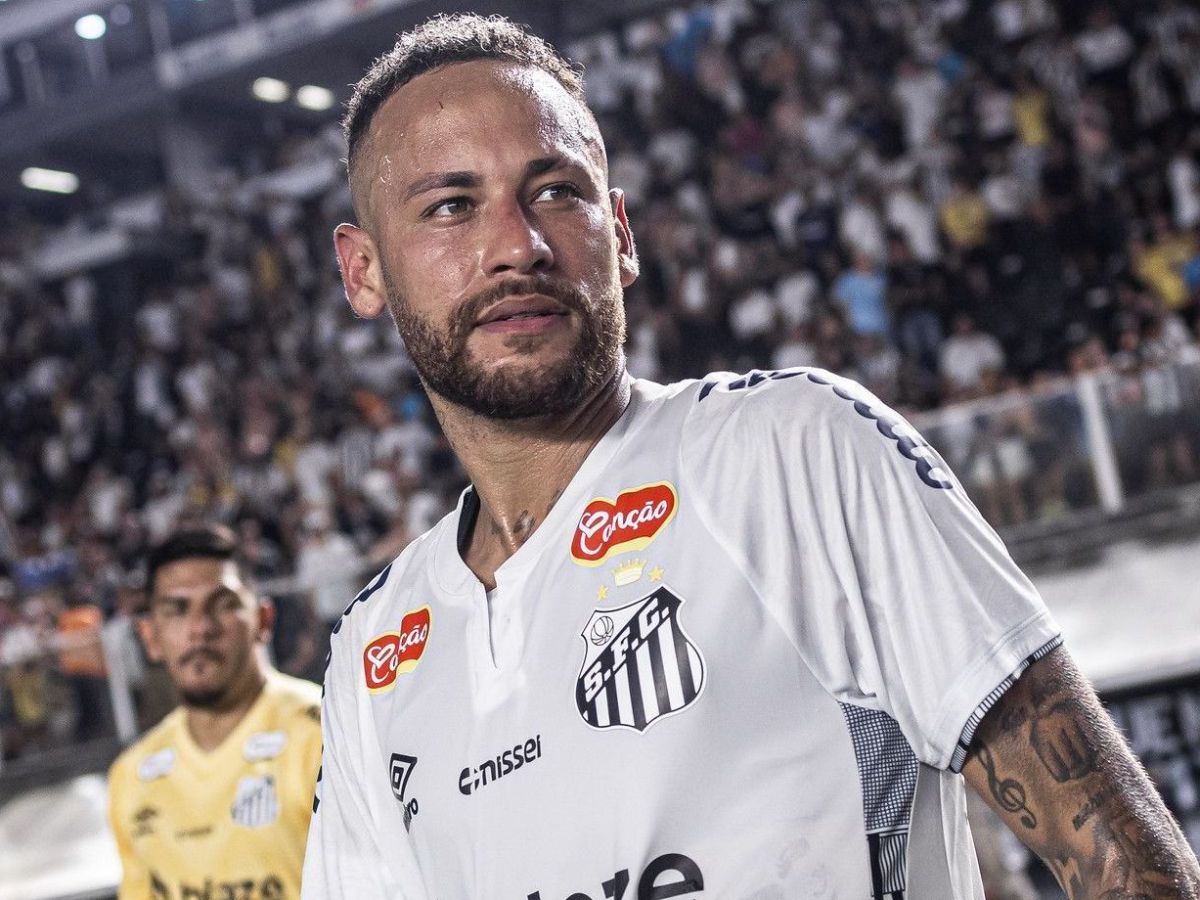 Neymar despista sobre Seleção e crava quando retornará a jogar pelo Santos  | CNN Brasil
