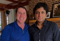 Nicholas Sparks revela título de novo livro com M. Night Shyamalan; confira
