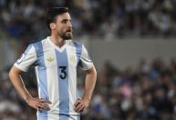 Lateral da Argentina analisa goleada em streaming e expõe falhas do Brasil