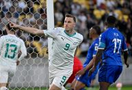 Nova Zelândia e Nova Caledônia decidem vaga da Oceania para a Copa