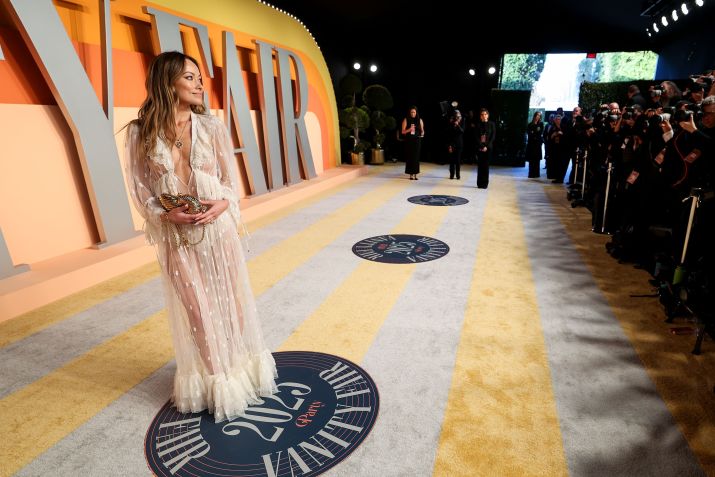 Olivia Wilde na festa pós-Oscar da Vanity Fair • Phillip Faraone/VF25/Getty Images for Vanity Fair