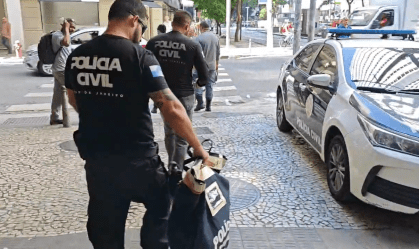 Taxista que movimentou milhões para milícia é alvo de operação no Rio