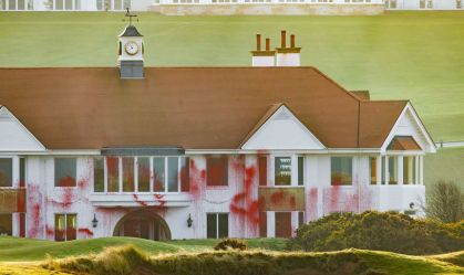 Ativistas pró-palestina vandalizam campo de golfe de Trump na Escócia