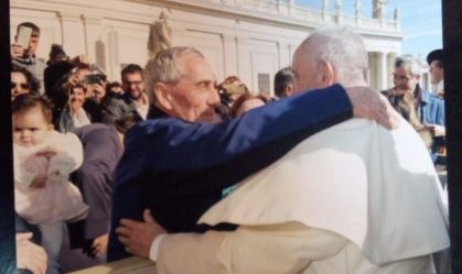 Papa com Oscar Crespo no Vaticano.