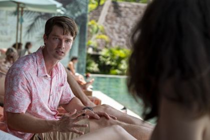 Patrick Schwarzenegger interpreta Saxon Ratliff em "The White Lotus"