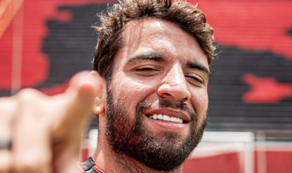 Vitória anuncia a contratação de meia ex-Grêmio
