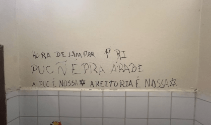 Banheiro da PUC-SP é pichado com ameaça contra árabes