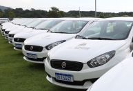 Carro com placa azul, preta, vermelha: saiba o que as cores significam