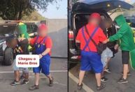 "Mario, Luigi e Yoshi" prendem criminoso durante o Carnaval de SP