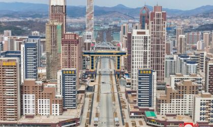 Coreia do Norte inaugura novo bairro residencial com 10 mil casas