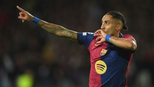 Raphinha comemora gol contra o Benfica pela Champions League