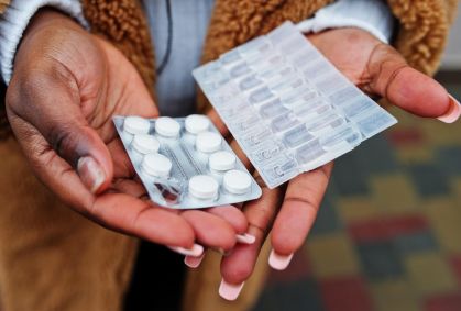 Quem deve ter cautela com reposição hormonal na menopausa? Kalil explica