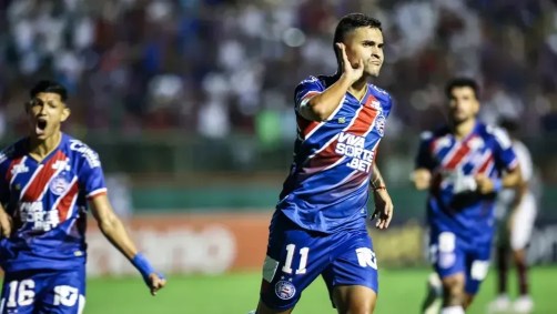 Rodrigo Nestor comemora o gol do Bahia contra o Jacuipense pelo Baiano