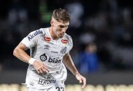 Reforço do Santos agrada internamente e gera dúvida em Caixinha