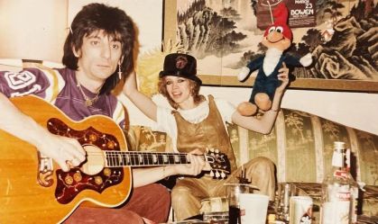 Ex-mulher de Ronnie Wood fala sobre supostas investidas de Mick Jagger