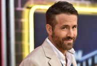 Ryan Reynolds brinca que teria feito vasectomia se caçula fosse o 1º filho