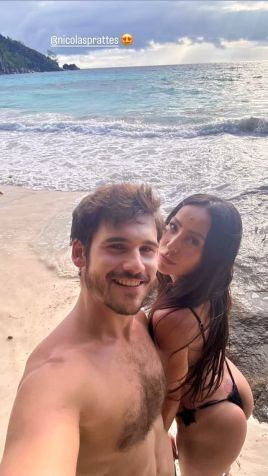 Sabrina Sato exibe tatuagem íntima em foto com Nicolas Prattes • Instagram / Sabrina Sato