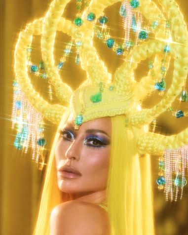 Sabrina Sato abre o Carnaval do Rio com look em homenagem a Fernanda Torres no Oscar • Fernando Tomaz/Divulgação