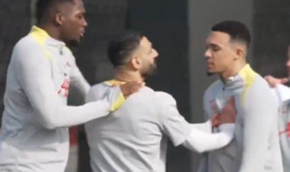 Salah e Alexander-Arnold protagonizam momento tenso em treino do Liverpool