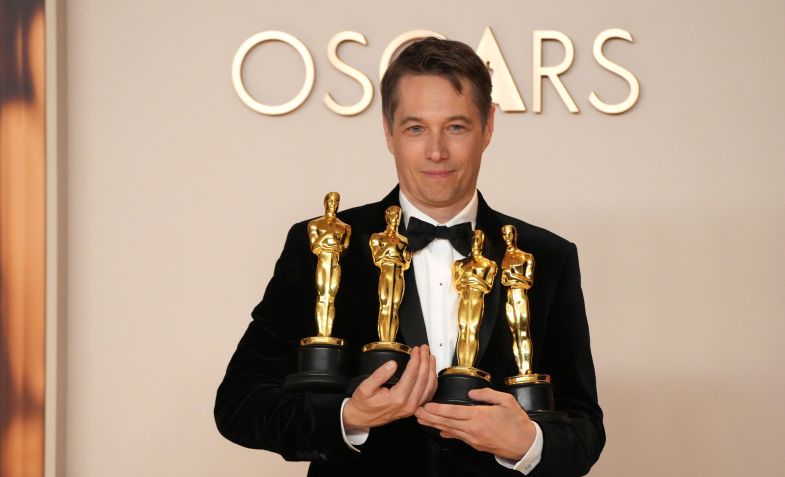 Sean Baker, de "Anora", ganhou quatro estuetas no Oscar 2025 • Jeff Kravitz/FilmMagic