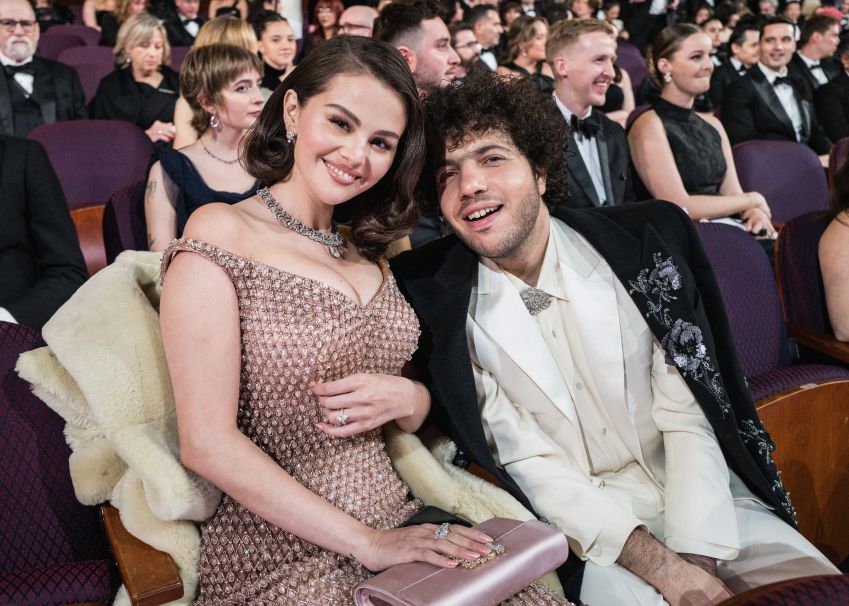Como Selena Gomez e Benny Blanco conquistaram carinho dos fãs após terem recebido críticas no início do relacionamento • John Shearer/97th Oscars/The Academy via Getty Images