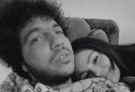 Selena Gomez mostra 1ª foto tirada com Benny Blanco e anuncia música