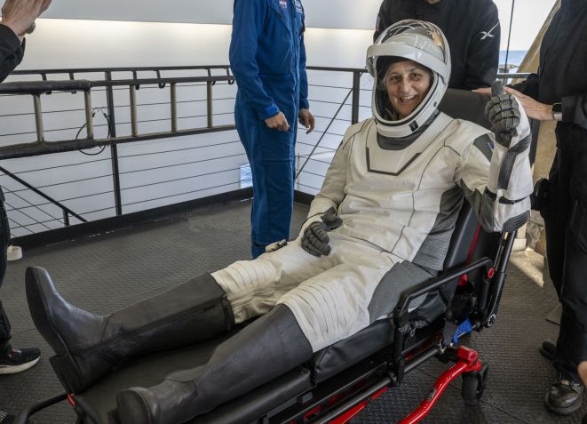Suni Williams, astronauta aposentada • NASA/Keegan Barber