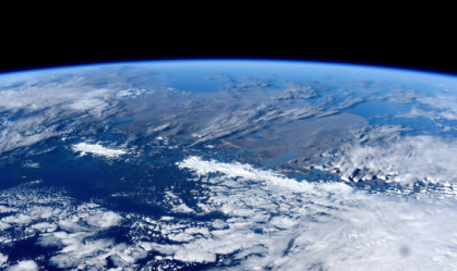 Antes de partir da ISS, cosmonauta mostra Terra vista do espaço; confira