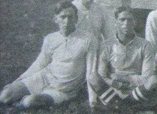 Sisson (à esq.) foi capitão da Seleção Brasileira em 1920 • Foto: Reprodução
