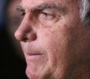 Moraes proíbe Bolsonaro de falar com Eduardo