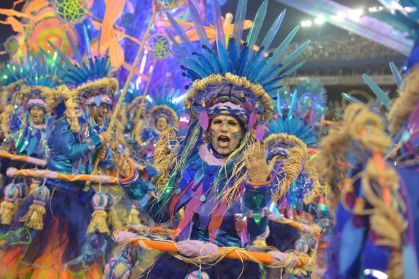 Acadêmicos do Tucuruvi apresentou um enredo sobre o manto tupinambá no Carnaval de 2025